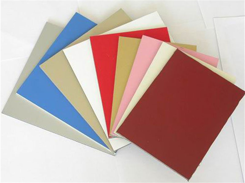 Feuille d'aluminium de couleur douce